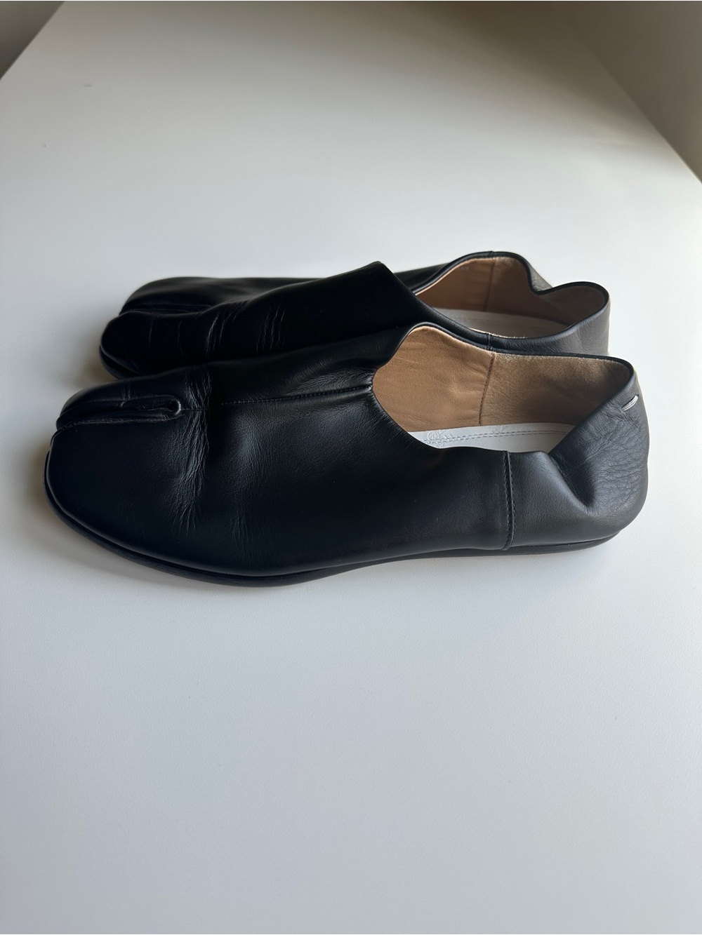 Maison Martin Margiela Tabi Leather Flats in Black - Picture 3 of 6